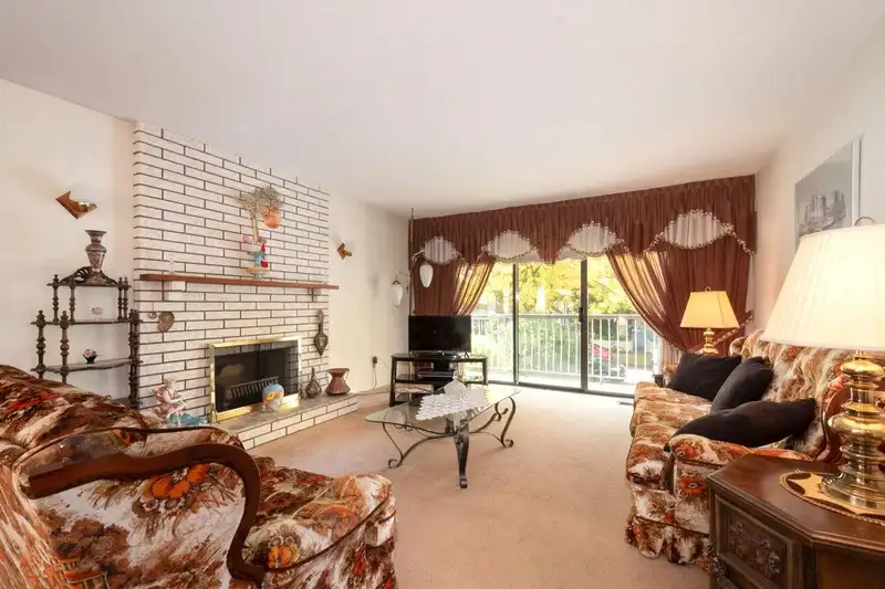 6372 ST. CATHERINES STREET - photo 2 of 24
