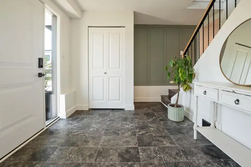 2602 MACBETH CRESCENT - photo 4 of 24