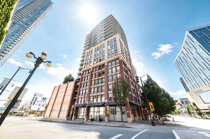 1904 14 BEGBIE STREET - photo 1 of 16
