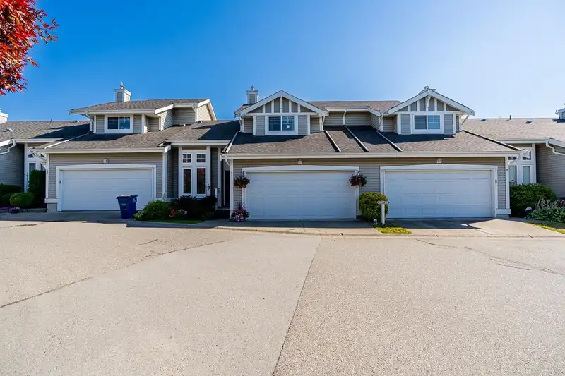 9 20788 87 AVENUE - photo 2 of 40