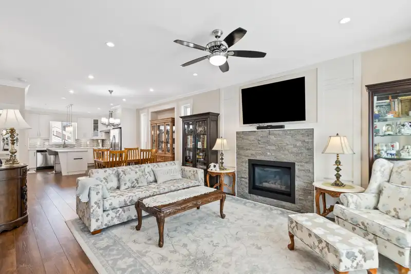 24299 101A AVENUE - photo 3 of 40