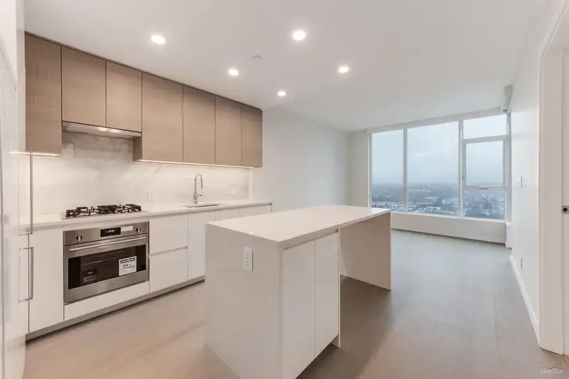 3901 4168 LOUGHEED HIGHWAY HIGHWAY - photo 2 of 25