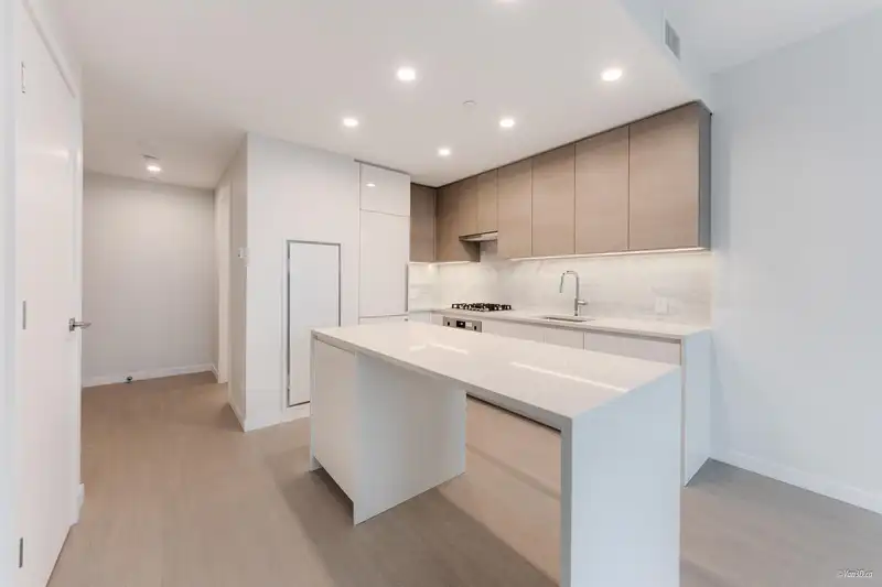 3901 4168 LOUGHEED HIGHWAY HIGHWAY - photo 4 of 25