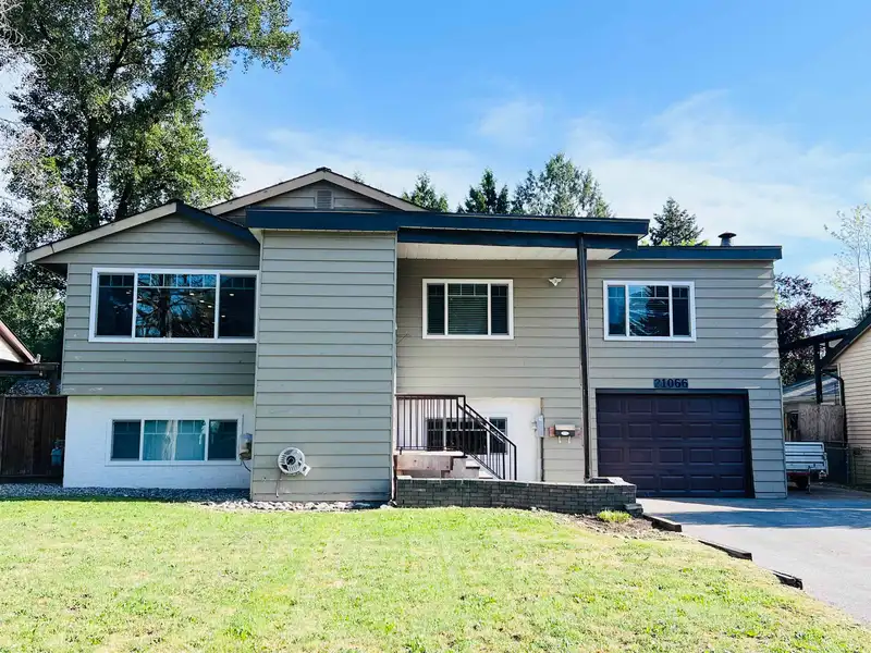 21066 GLENWOOD AVENUE - photo 1 of 39