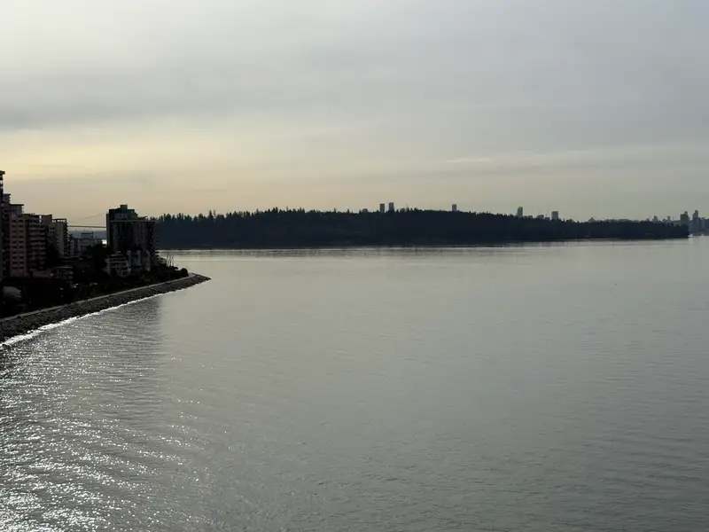 1105 150 24TH STREET - photo 3 of 19