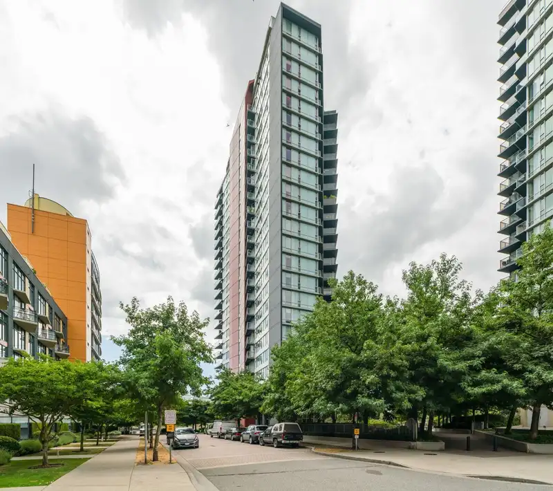 806 8 SMITHE MEWS - photo 3 of 24
