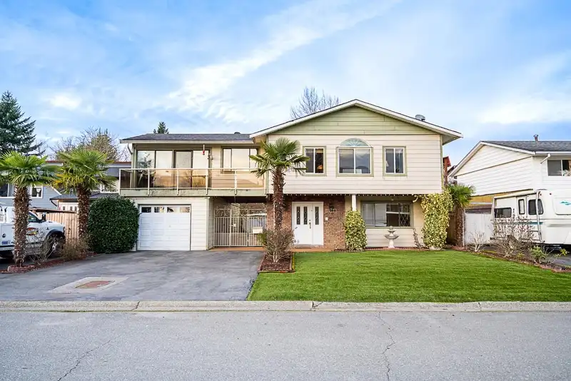 11457 83A AVENUE - photo 1 of 30