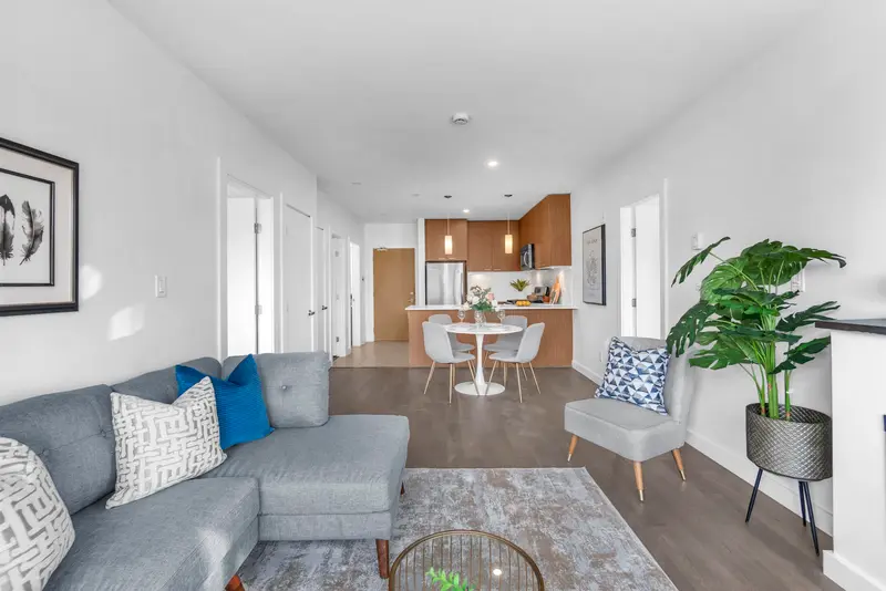 202 1330 MARINE DRIVE - photo 4 of 25