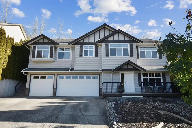 3330 GOLDSTREAM DRIVE - photo 4 of 39