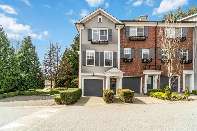 87 688 EDGAR AVENUE - photo 1 of 25