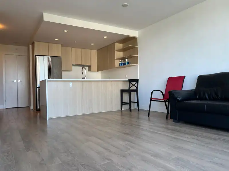 1601 8288 GRANVILLE AVENUE - photo 3 of 21
