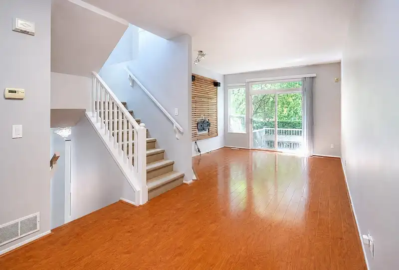 51 5840 DOVER CRESCENT - photo 4 of 28