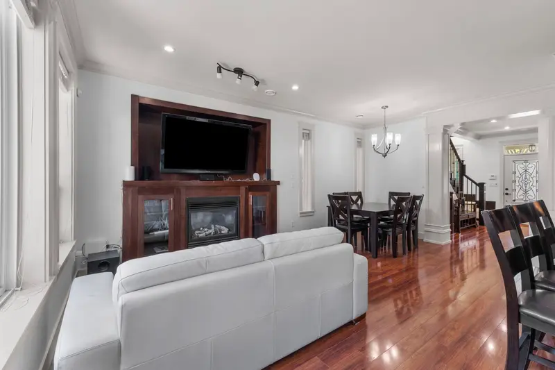 6746 191A STREET - photo 3 of 25