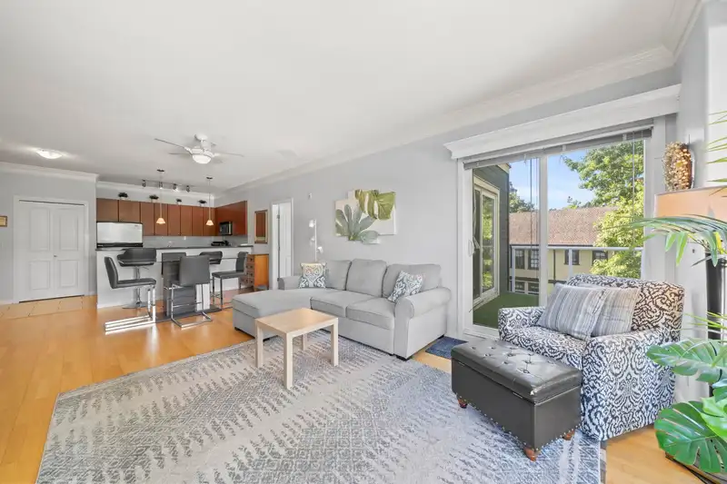 413 14 E ROYAL AVENUE - photo 4 of 36