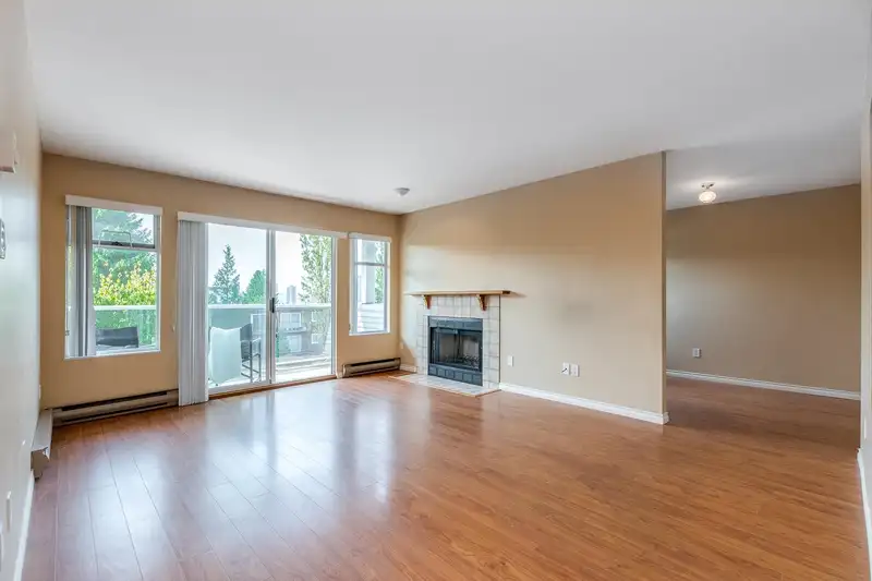 111 5335 HASTINGS STREET - photo 2 of 35
