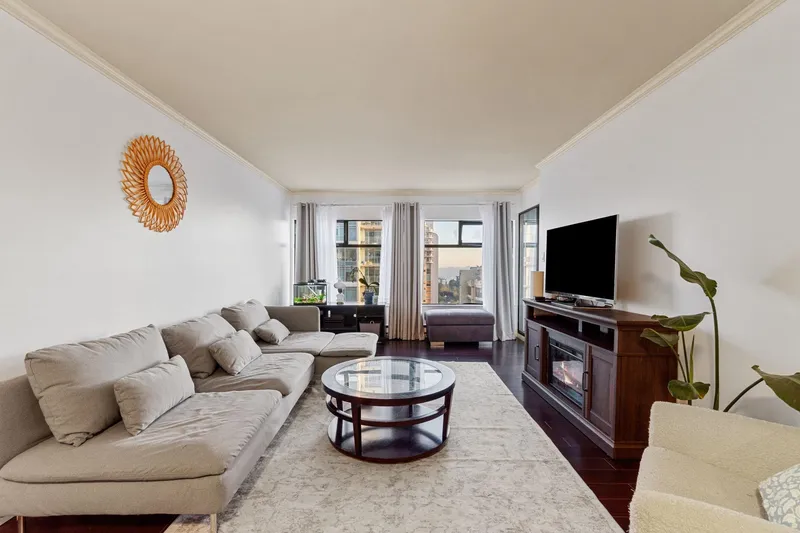 904 615 BELMONT STREET - photo 1 of 25