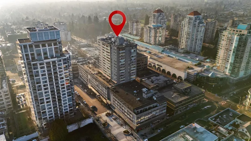 904 615 BELMONT STREET - photo 2 of 25