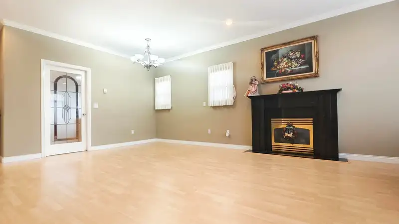 6060 CLINTON STREET - photo 2 of 28