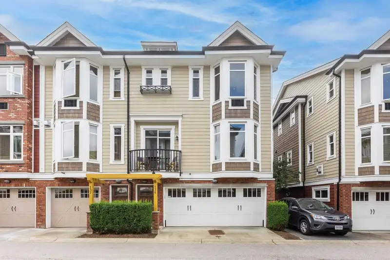 136 20738 84 AVENUE - photo 1 of 40