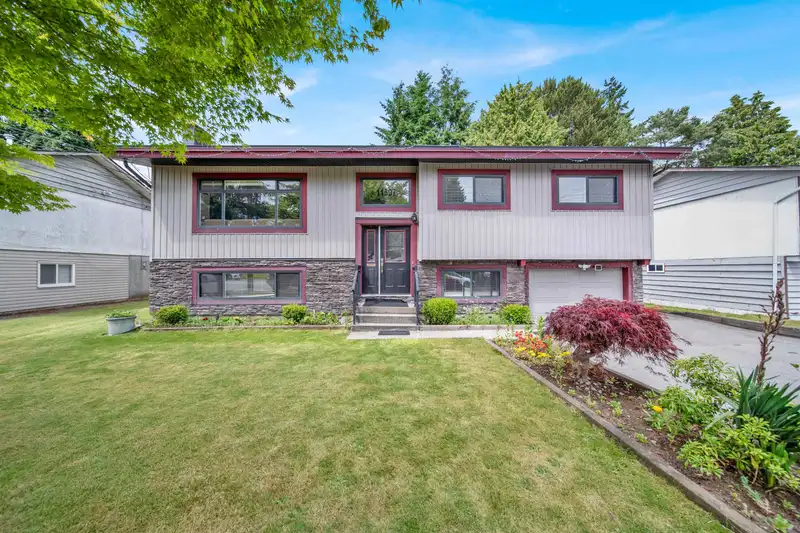 11507 87A AVENUE - photo 1 of 35