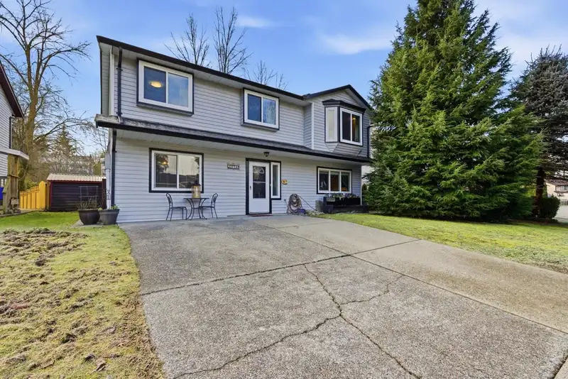 22759 BALABANIAN CIRCLE - photo 2 of 40