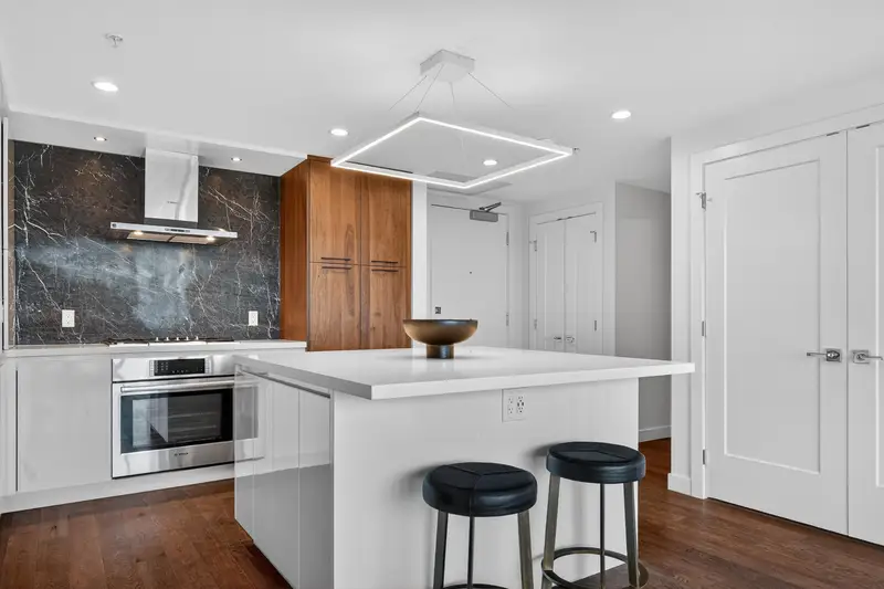 807 1526 FINLAY STREET - photo 3 of 21