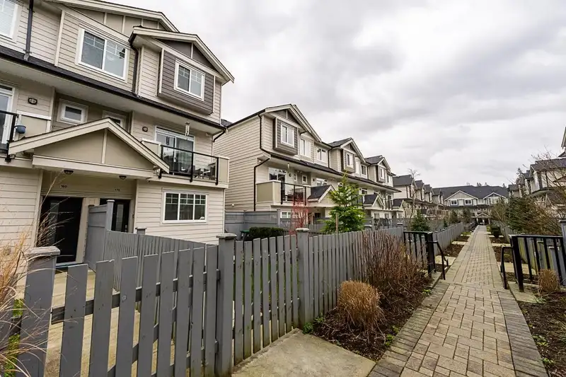 164 13898 64 AVENUE - photo 3 of 5