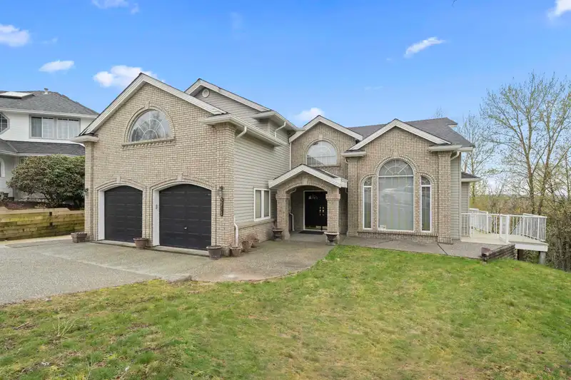 3731 LETHBRIDGE DRIVE - photo 1 of 40