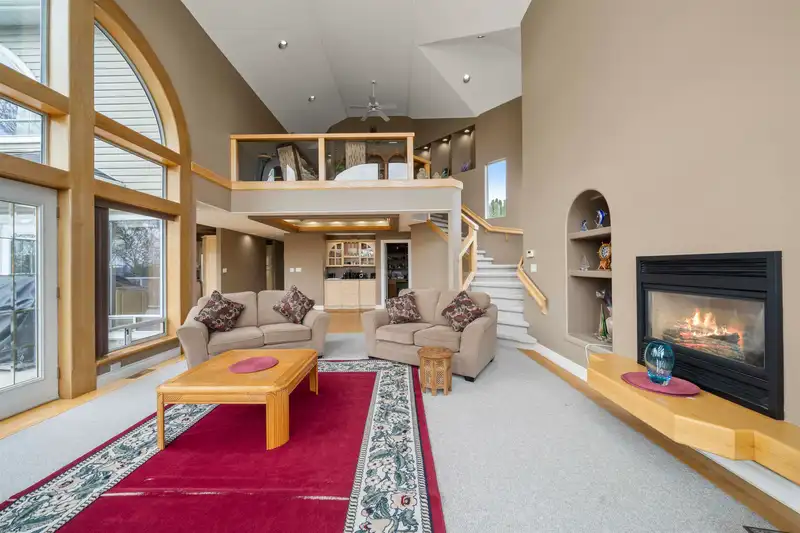 3731 LETHBRIDGE DRIVE - photo 4 of 40