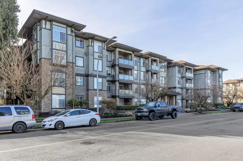 105 33338 MAYFAIR AVENUE - photo 1 of 25