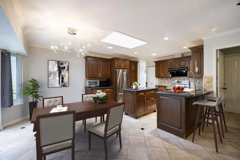 9281 161 STREET - photo 4 of 13