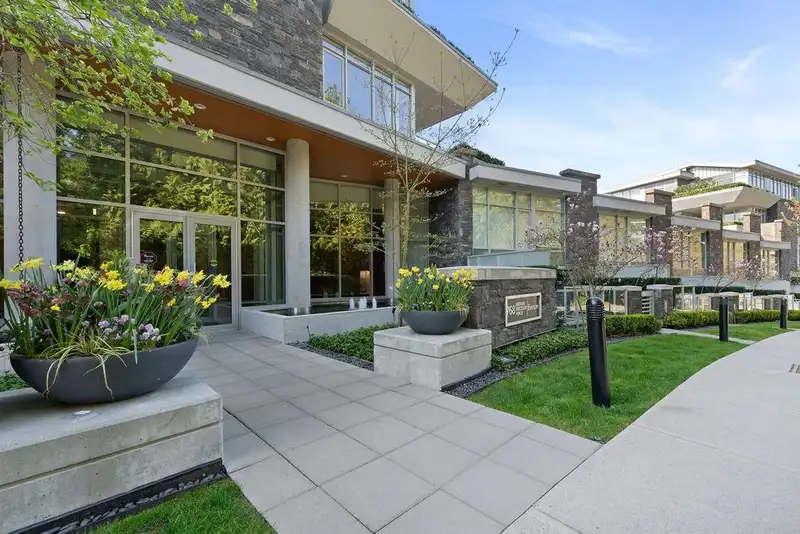 101 768 ARTHUR ERICKSON PLACE - photo 2 of 40
