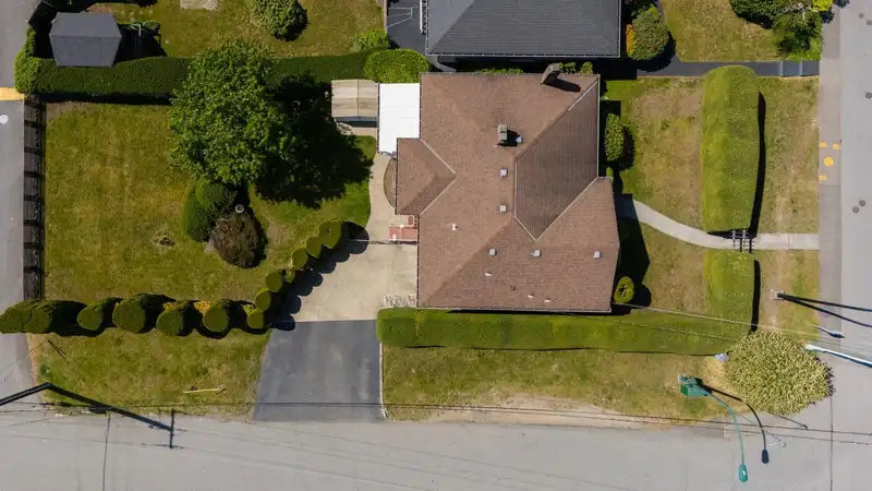 657 E KEITH ROAD - photo 4 of 33