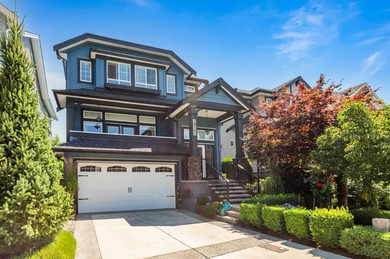10302 WYNNYK WAY - photo 1 of 40