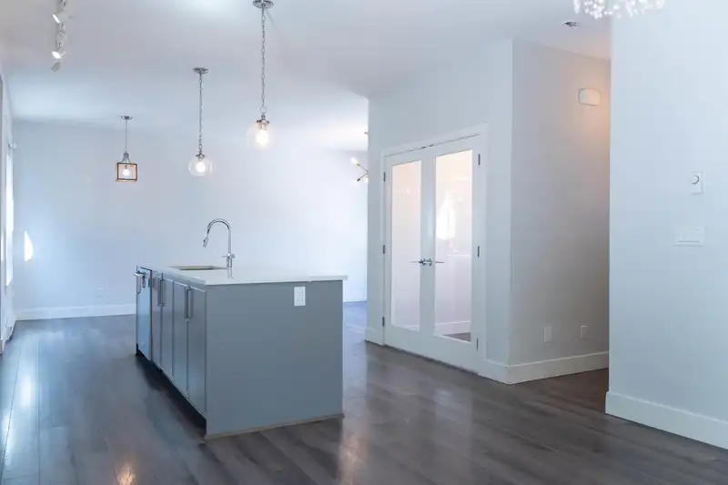 28 2999 151 STREET - photo 3 of 27