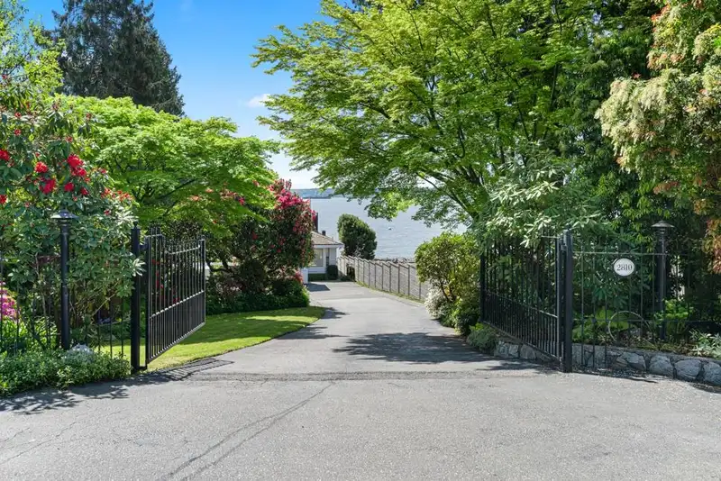 2810 BELLEVUE AVENUE - photo 4 of 33