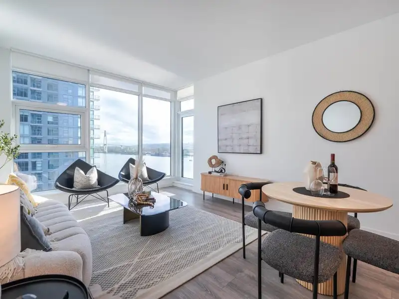 906 680 QUAYSIDE DRIVE - photo 2 of 33