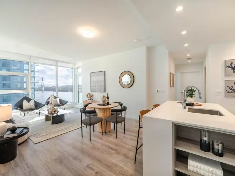 906 680 QUAYSIDE DRIVE - photo 4 of 33