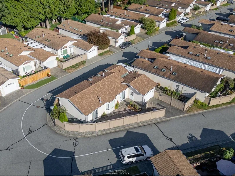 59 1400 164 STREET - photo 3 of 25