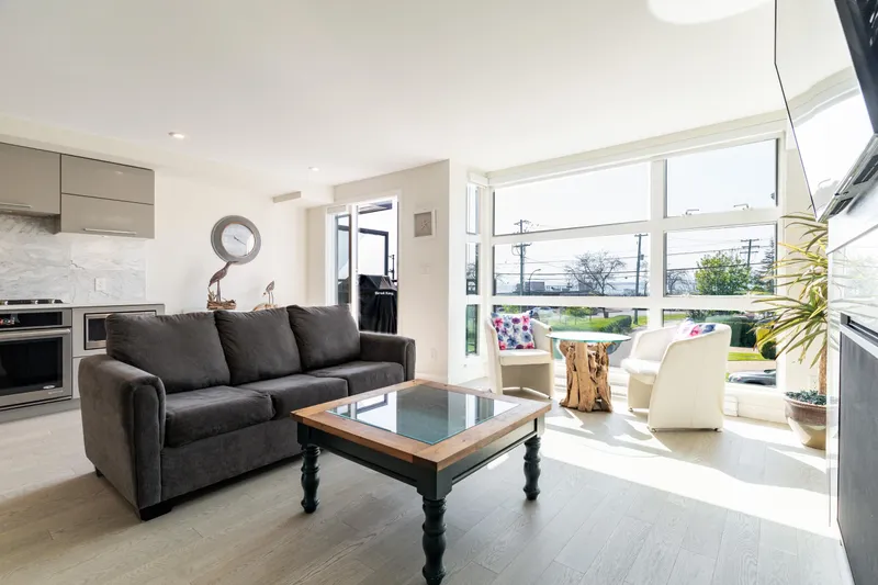 203 1160 OXFORD STREET - photo 3 of 22