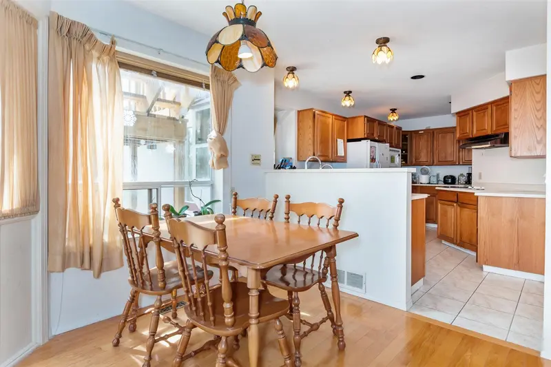 5564 ELIZABETH STREET - photo 4 of 19