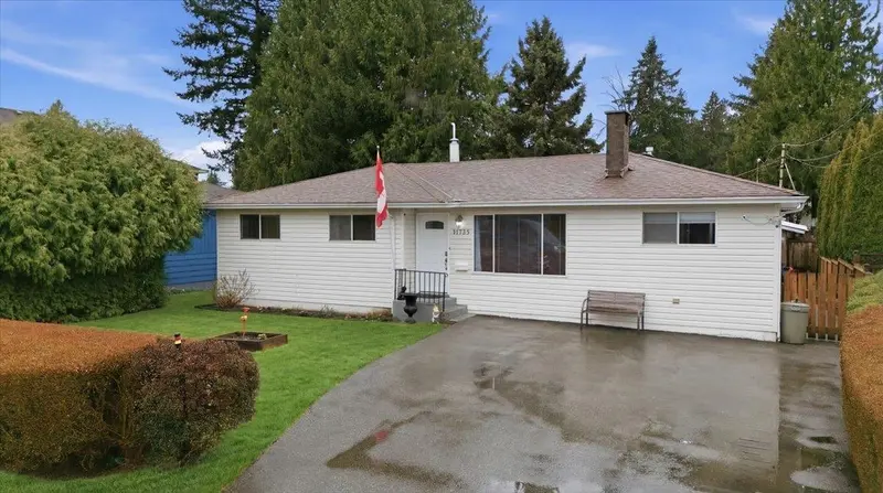 11735 STEEVES STREET - photo 2 of 25