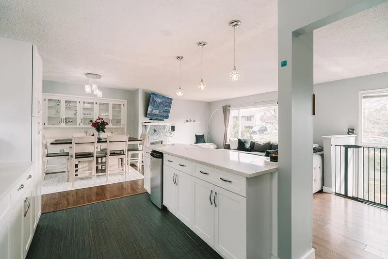 8173 SUMAC PLACE - photo 3 of 25