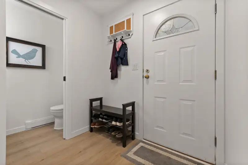 34 20699 120B AVENUE - photo 4 of 37