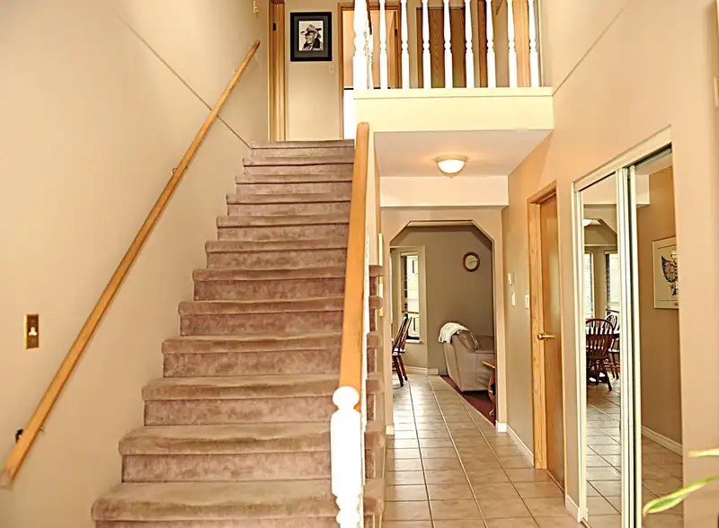 19149 117B AVENUE - photo 3 of 36