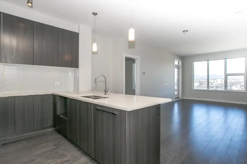 602 9388 TOMICKI AVENUE - photo 3 of 29