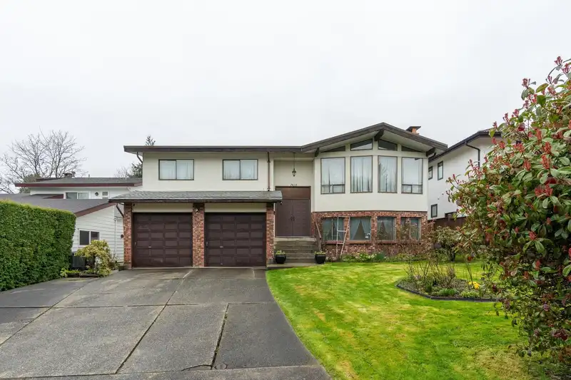 7615 LAWRENCE DRIVE - photo 2 of 40