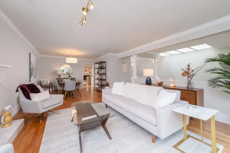4228 W 11TH AVENUE - photo 4 of 39