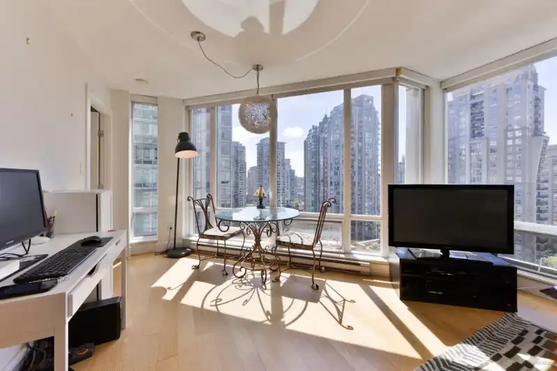 1501 565 SMITHE STREET - photo 1 of 34