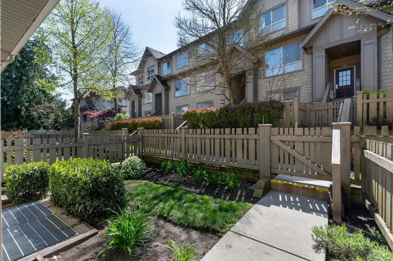 96 2738 158 STREET - photo 2 of 25